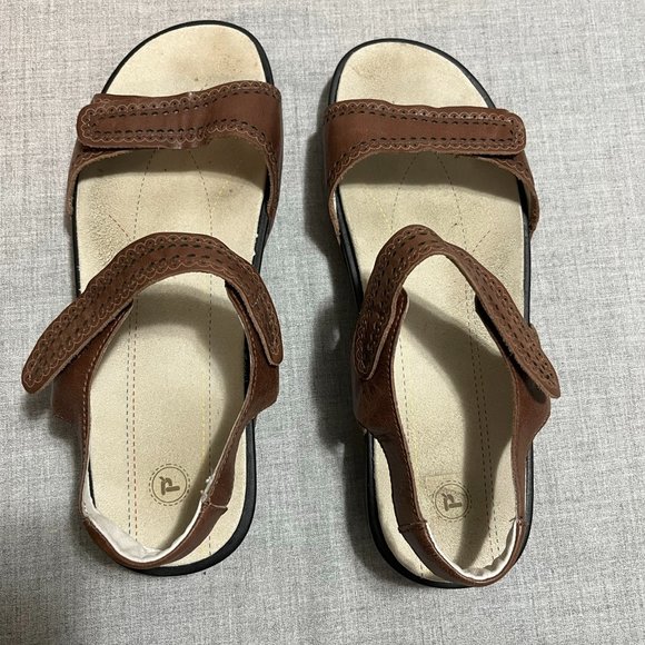 Propet Men's Sandal Size 12 with removable footbed - Picture 2 of 8